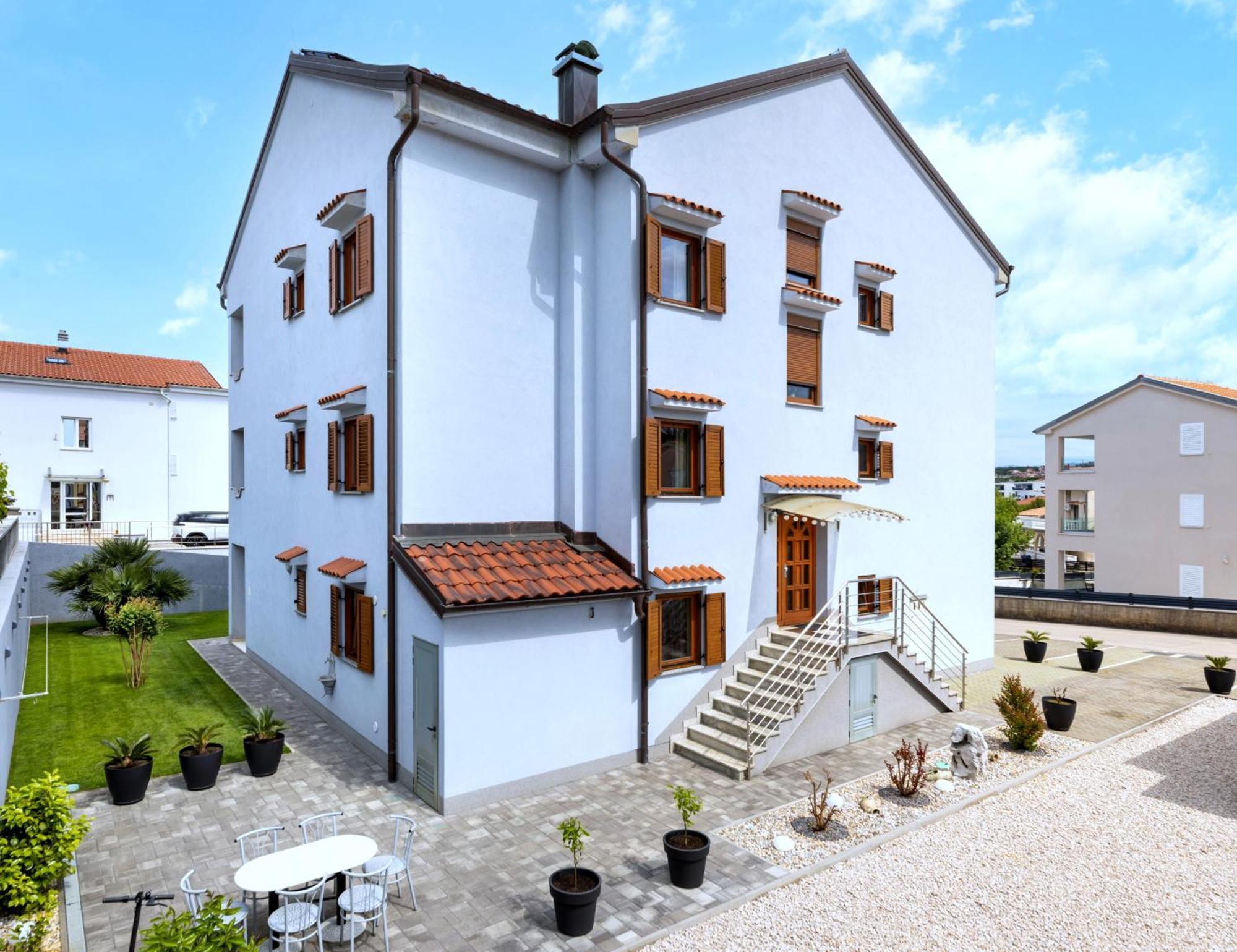 Apartments Kvarner Malinska Exteriör bild