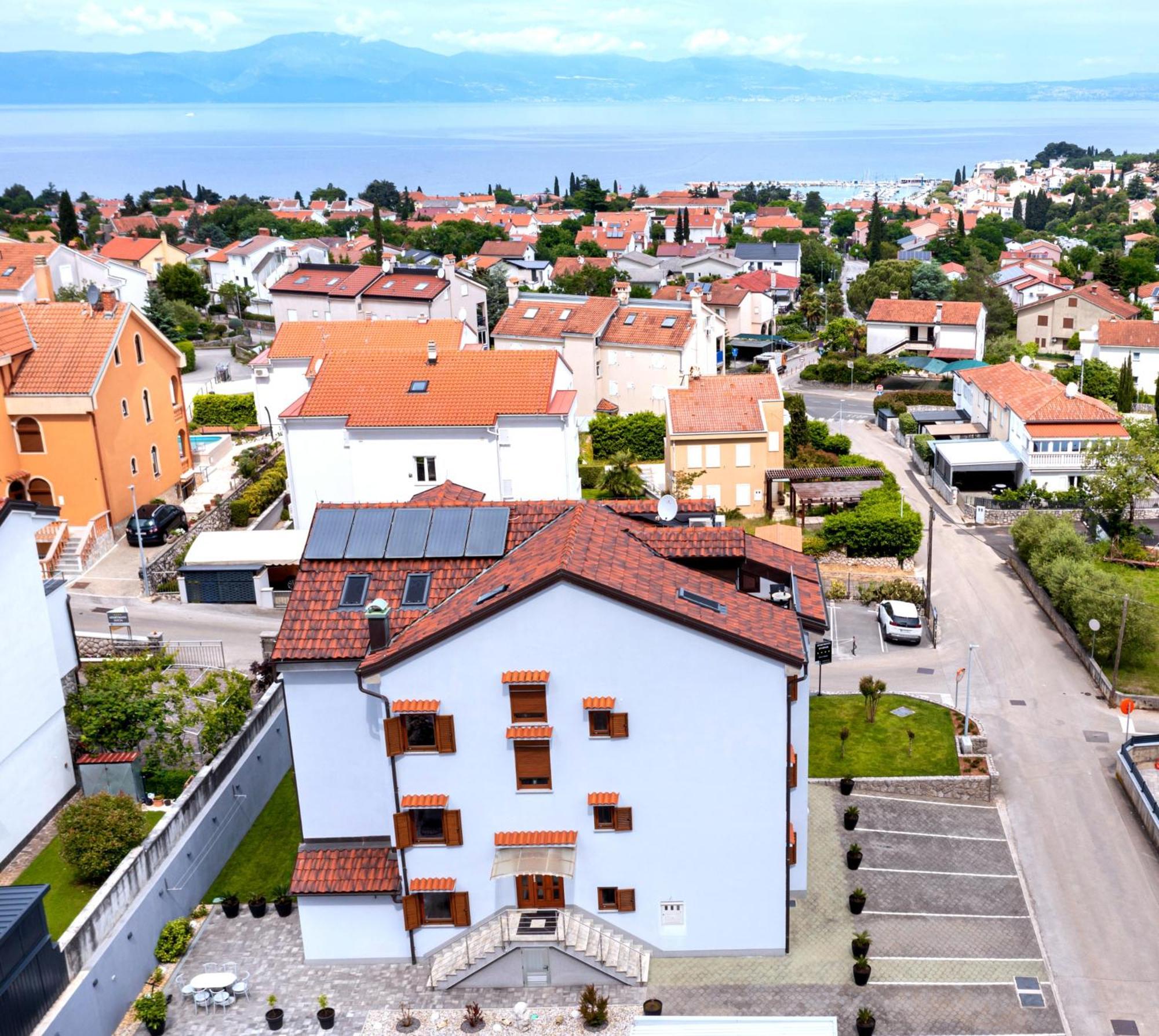 Apartments Kvarner Malinska Exteriör bild